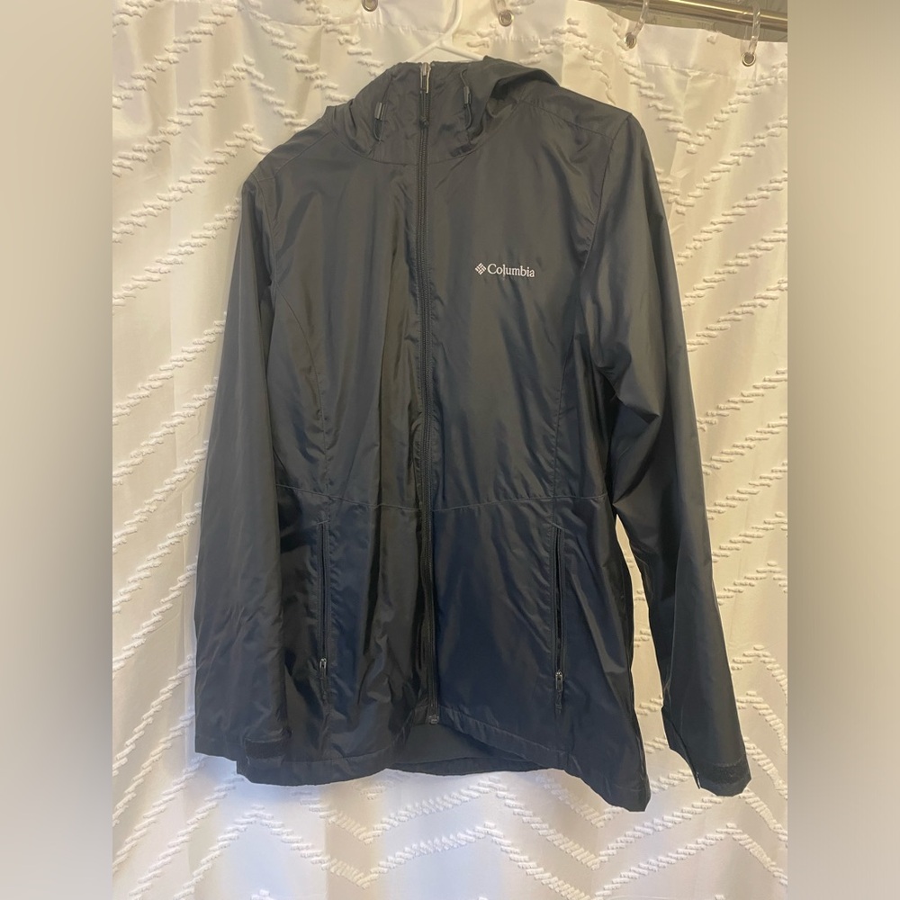 Columbia Black Logo Windbreaker/Rain Jacket